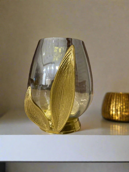 LEAF HURRICANE GLASS SHOWPIECE