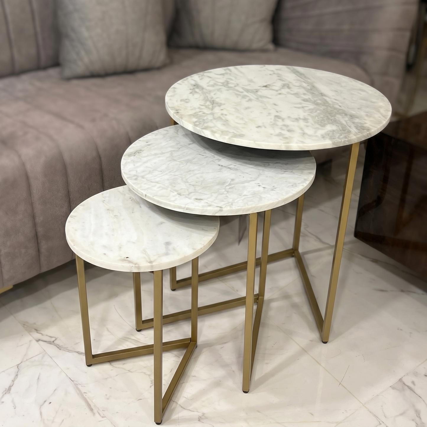 Round Nesting Table Set