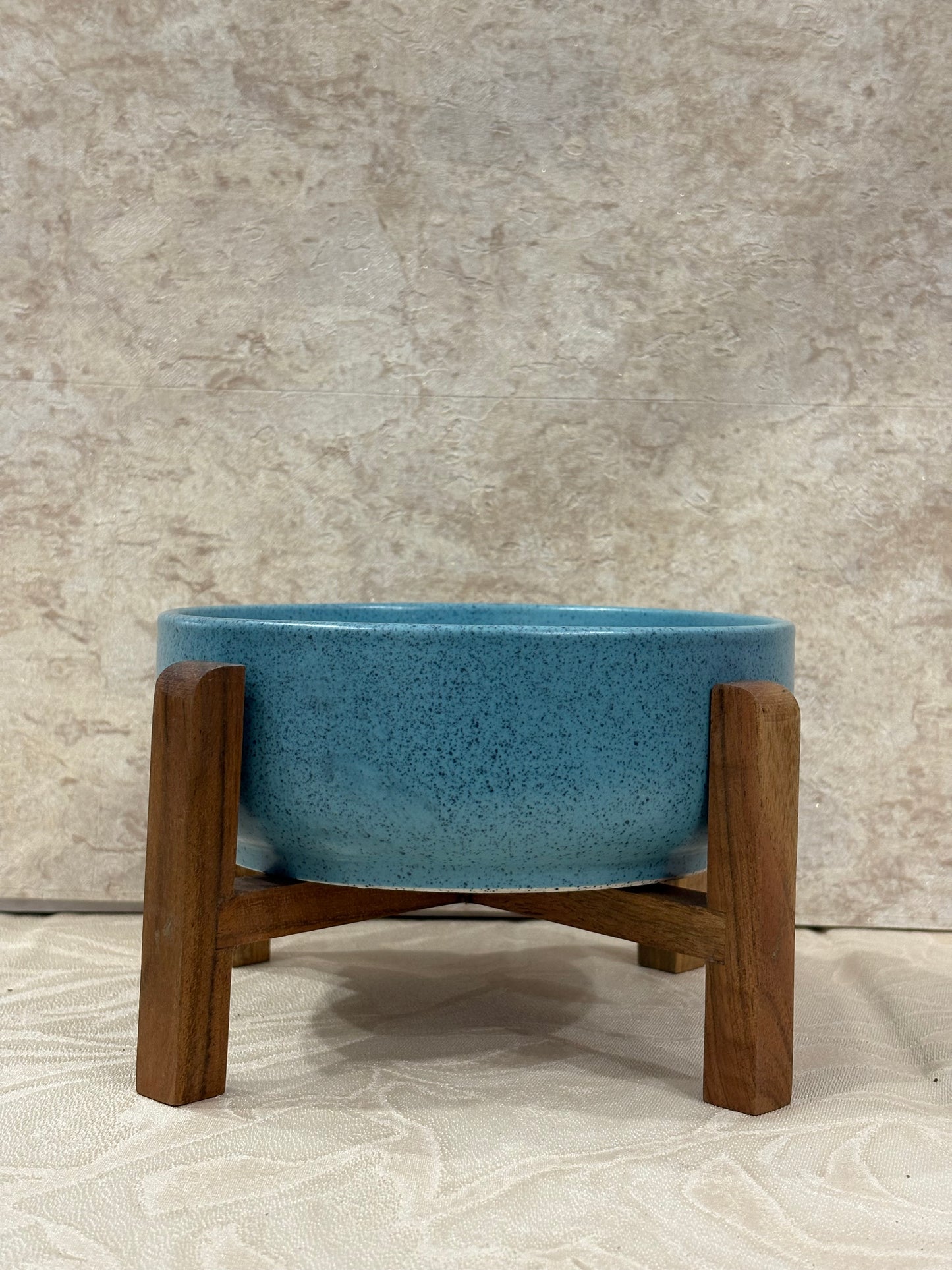 CERAMIC SERVING BOWL WITH WOOD STAND