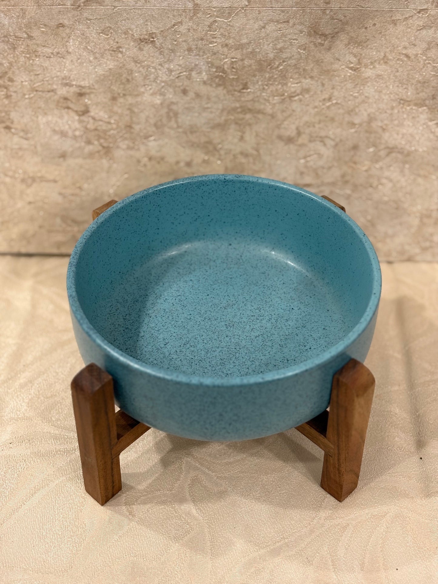 CERAMIC SERVING BOWL WITH WOOD STAND