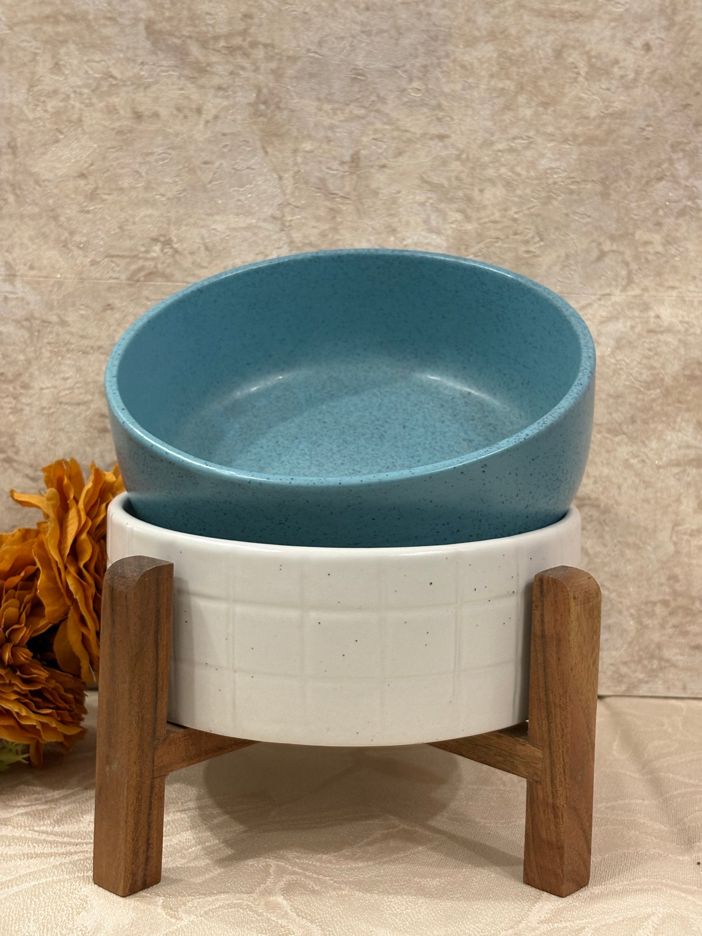 CERAMIC SERVING BOWL WITH WOOD STAND