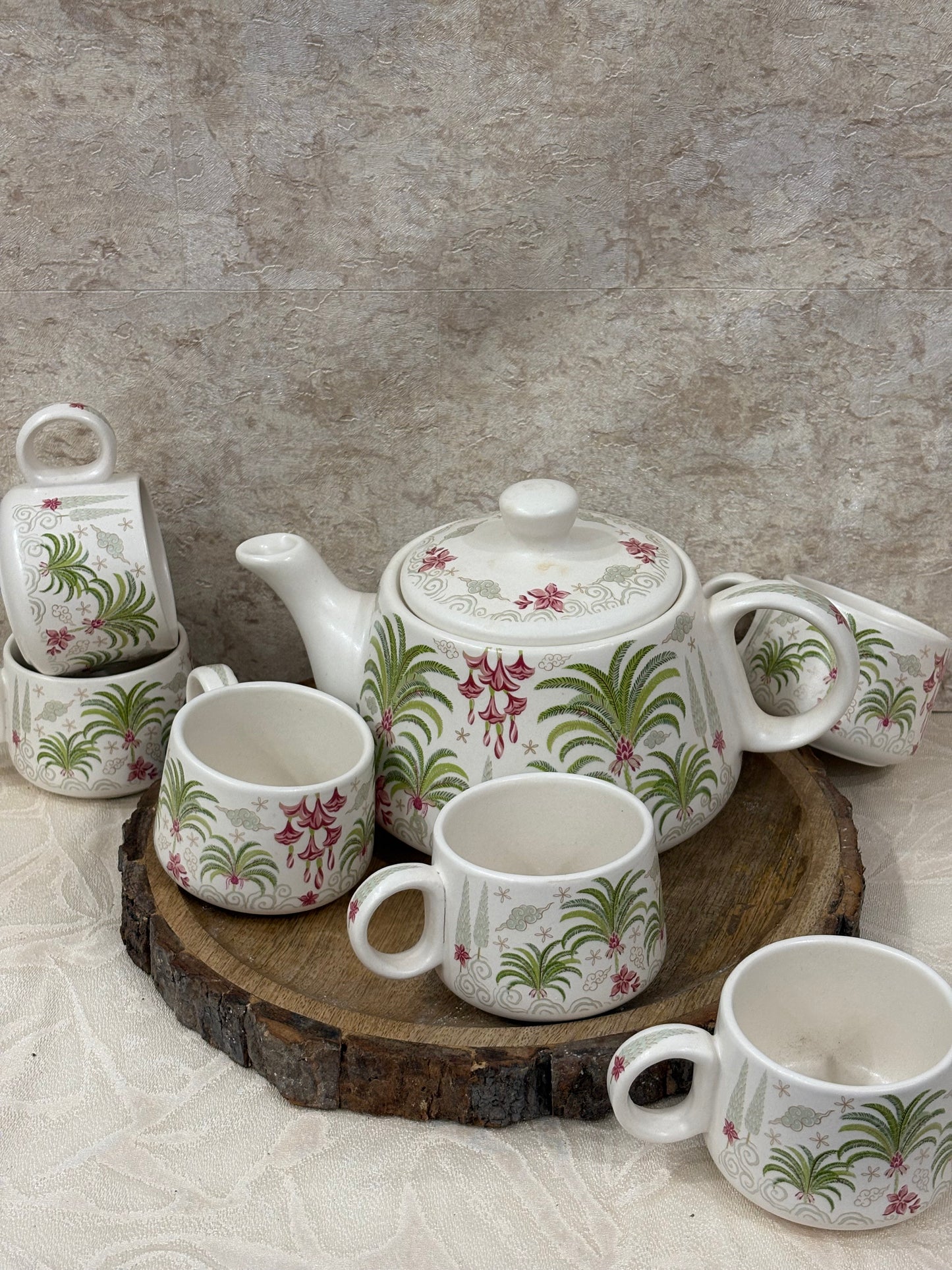 CERMAMIC KETTLE SET WITH 6 CUPS