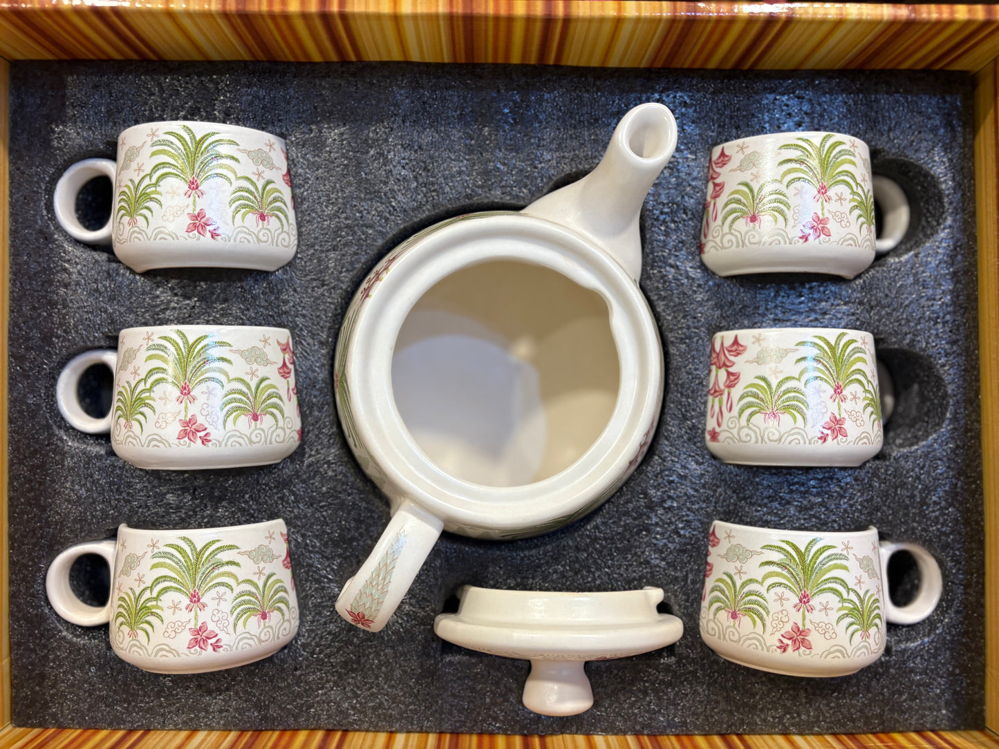 Ceramic 6 Teacups With Kettle Set