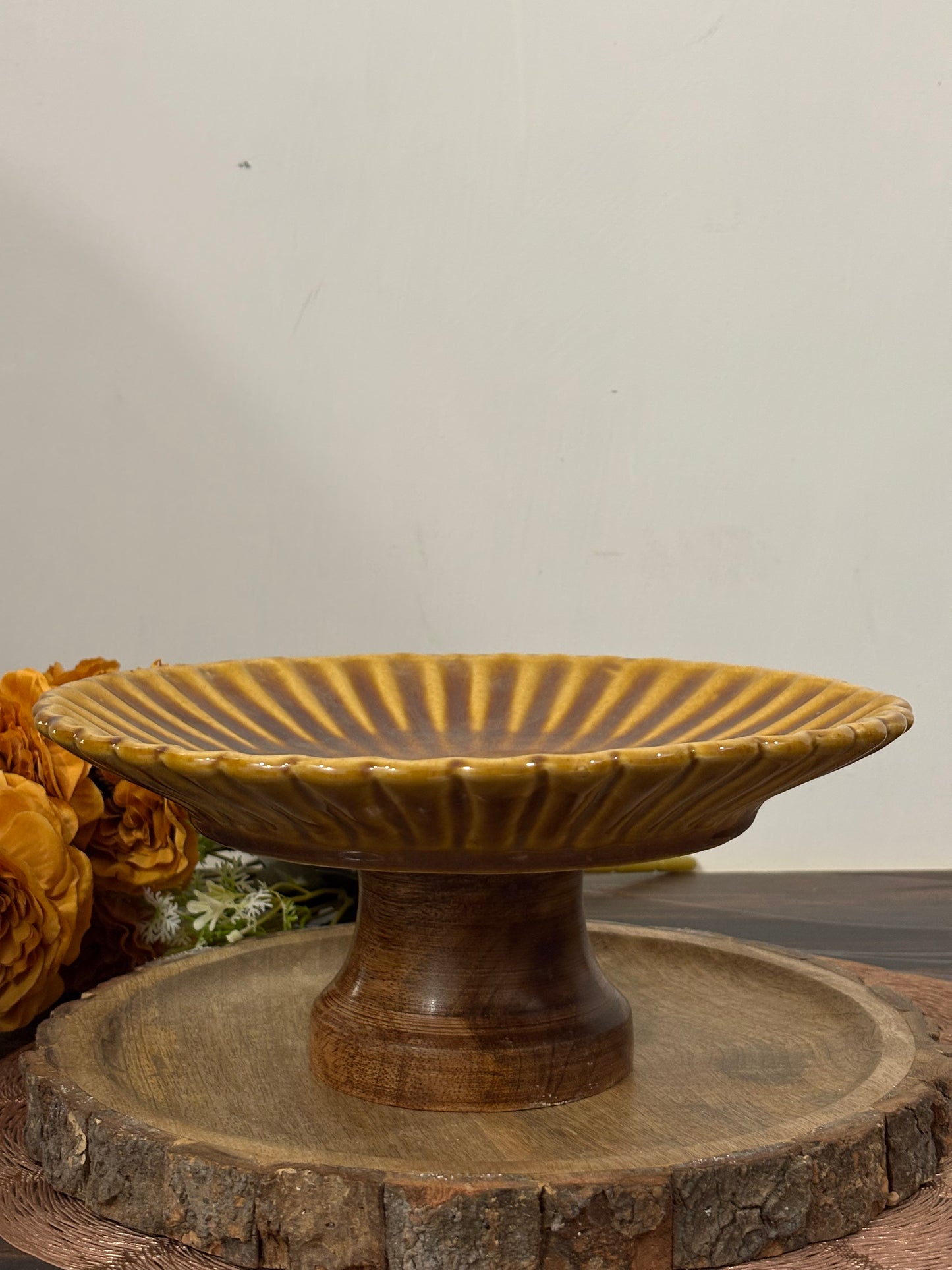 CERAMIC SERVING PLATTER WITH WOOD BASE