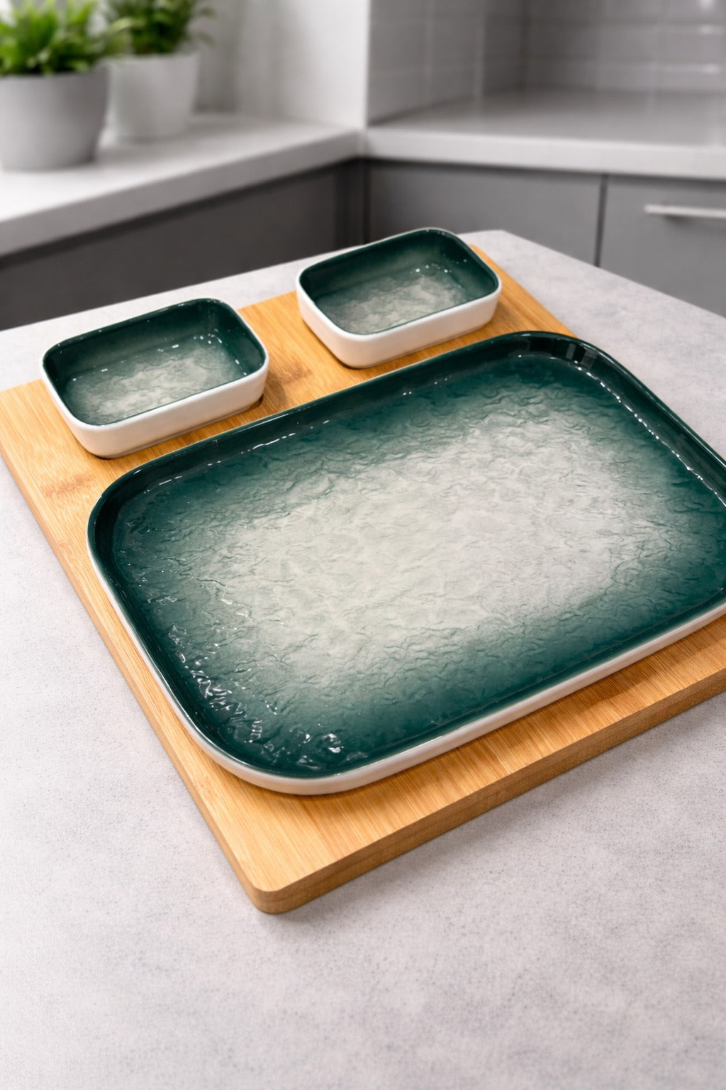 Mooncrater Platter with Wooden Base